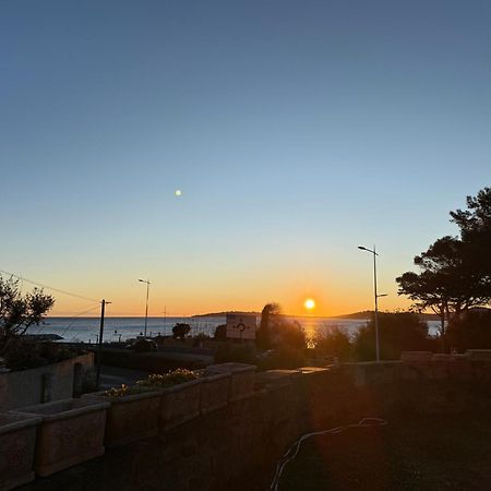 Villa Angelina Front Beach グリモー エクステリア 写真